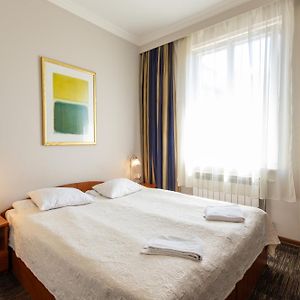 Noclegi Stadion Bed & Breakfast