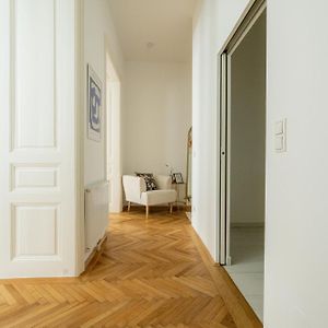 Appartement à 2 Chambres à Coucher