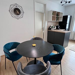 Central City Chic Apartment