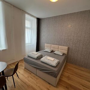 Appartement à 2 Chambres à Coucher