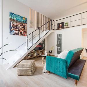 Appartement à 3 Chambres à Coucher