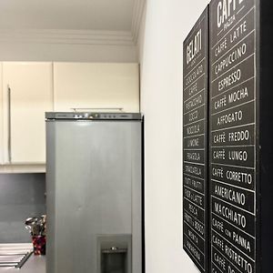 Standard Apartment By Hi5- Kazinczy 2 Bedroom