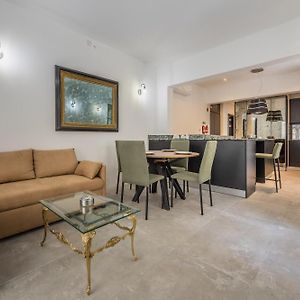 Appartement à 2 Chambres à Coucher