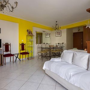 Appartement à 2 Chambres à Coucher