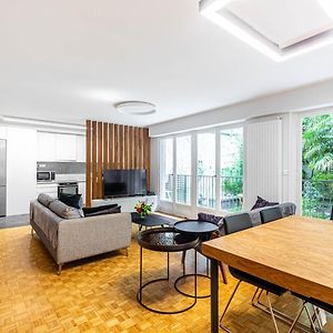 Appartement à 2 Chambres à Coucher