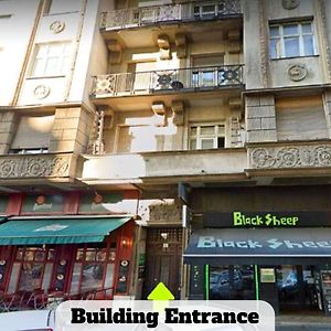 Black Sheep Budapest Smart Rooms