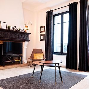 Appartement à 2 Chambres à Coucher