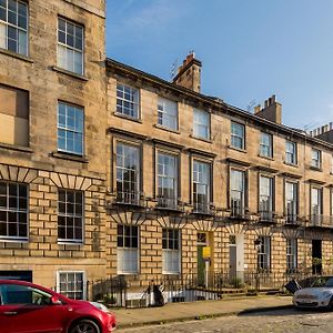 Light And Spacious 2 Bedroom Flat In Heart Of Edinburgh