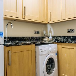 Homely 3 Bedroom In The Heart Of Central Edinburgh