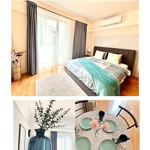 Acacia Aparhotel-Near New York Cafe