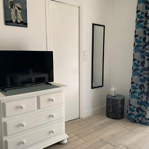 Studio Lit Queen-Size