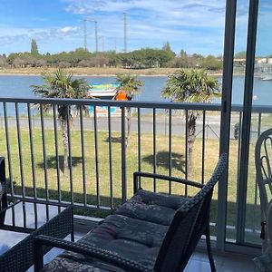 Residence Amoureva,T2, Vue Lagon, Proche Mer, Parking, Clim, Piscine