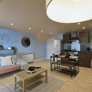 Appartement de Luxe à 2 Chambres à Coucher