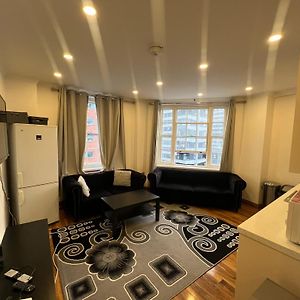 Appartement à 3 Chambres à Coucher