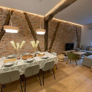 Appartement Luxe à 4 Chambres à Coucher