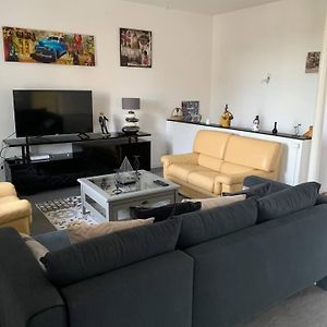 Appartement à 2 Chambres à Coucher