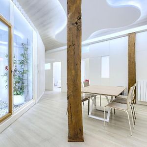 Appartement à 3 Chambres à Coucher