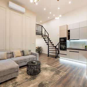 Appartement à 3 Chambres à Coucher