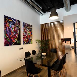 Fabrica Del Lujo En El Centro De Malaga