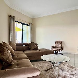 Appartement à 3 Chambres à Coucher