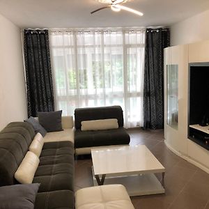Appartement à 3 Chambres à Coucher