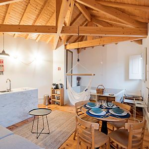 Charming Retreat With Balcony