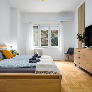 Appartement à 2 Chambres à Coucher