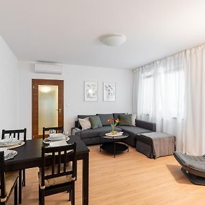 Appartement à 3 Chambres à Coucher