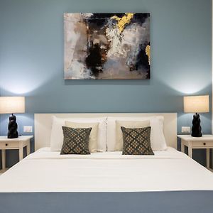 Trevi Fountain Boutique Apartment