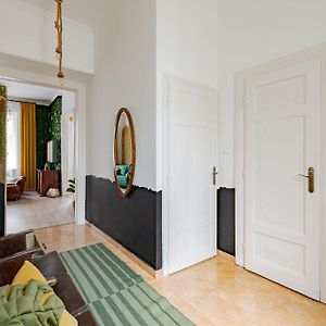 Appartement à 3 Chambres à Coucher