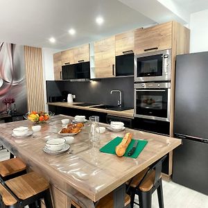 Appartement à 3 Chambres à Coucher