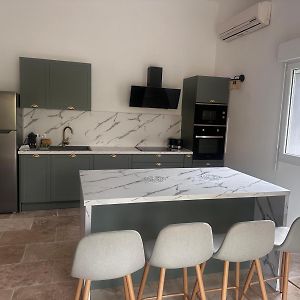 Appartement à 3 Chambres à Coucher