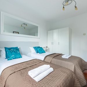 Unitapartament Short Rent Apartment In Warsaw By Metro Station Rondo Onz Apart With 3Bedrooms 22