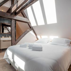 Suite à 2 Chambres à Coucher Lit King-Size