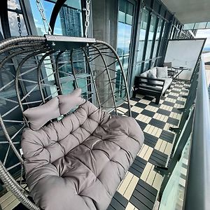 Stylish Suite At 300 Front Street W