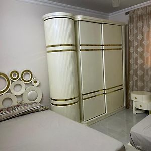 Appartement à 3 Chambres à Coucher