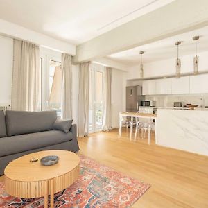 Bright & Airy 2Bd Apt Close To National Garden