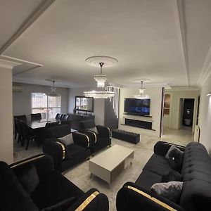 Appartement à 3 Chambres à Coucher
