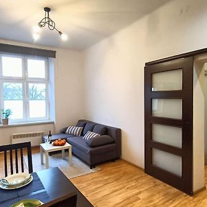 Old Town Apartments - B6A