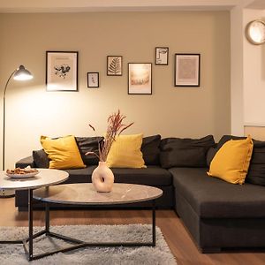 Appartement à 2 Chambres à Coucher