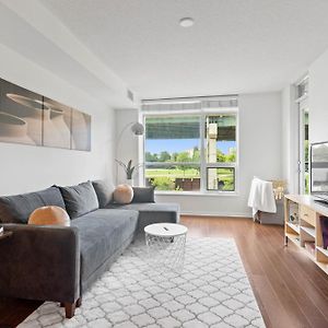 Modern 2Br Downtown Condo, Lakeshore, Exhibition Place, Fort York