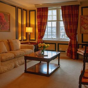 Suite à 2 Chambres à Coucher