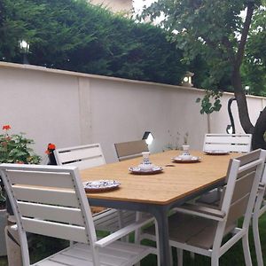Maison en rez-de-chaussée,jardin, très bien située