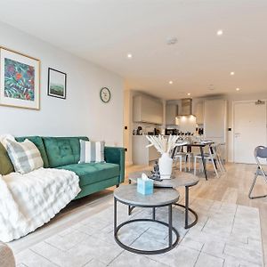 Meadow Haven 2 Bath 2 Bed - Onstreet Park- Netflix