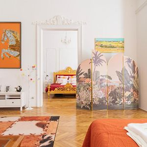 Unique Home At Chain Bridge With Danube View