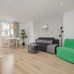 City Park Studio Apartment Solec Warsaw By Noclegi Renters