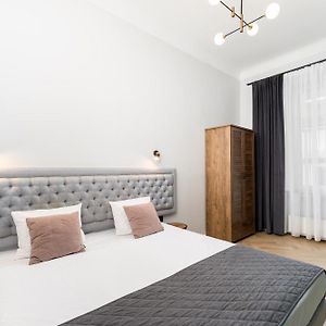 Deluxe  Ground Floor Studio