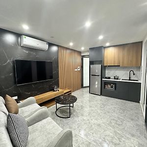 Studio Lit King-Size