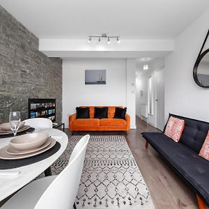Central London Two Bedroom Serviced Apartment - Nine Elms Luxury Stay - Vauxhall & Westminster