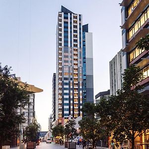 Gorgeous High Floor Skytower View 2 Bedroom Apartment In Auckland Cbd